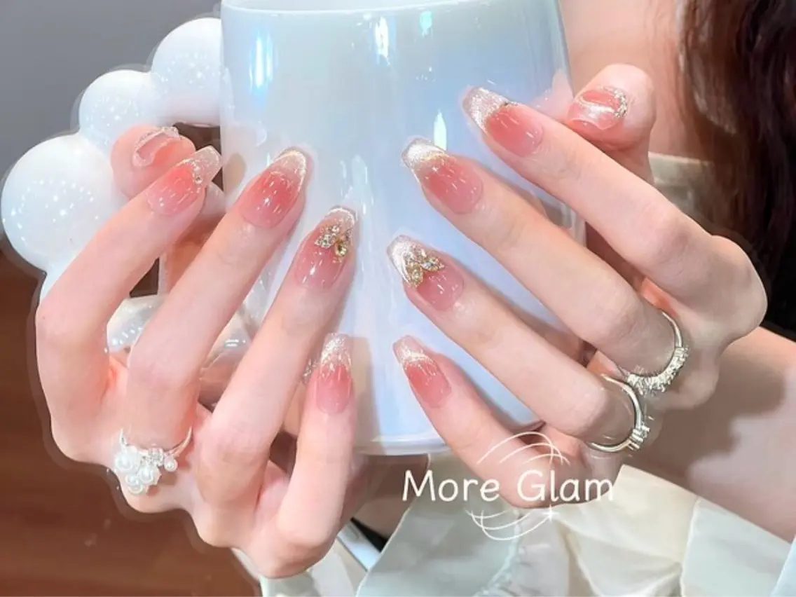 ロング ハンドネイル more glam 原宿店のネイルデザイン