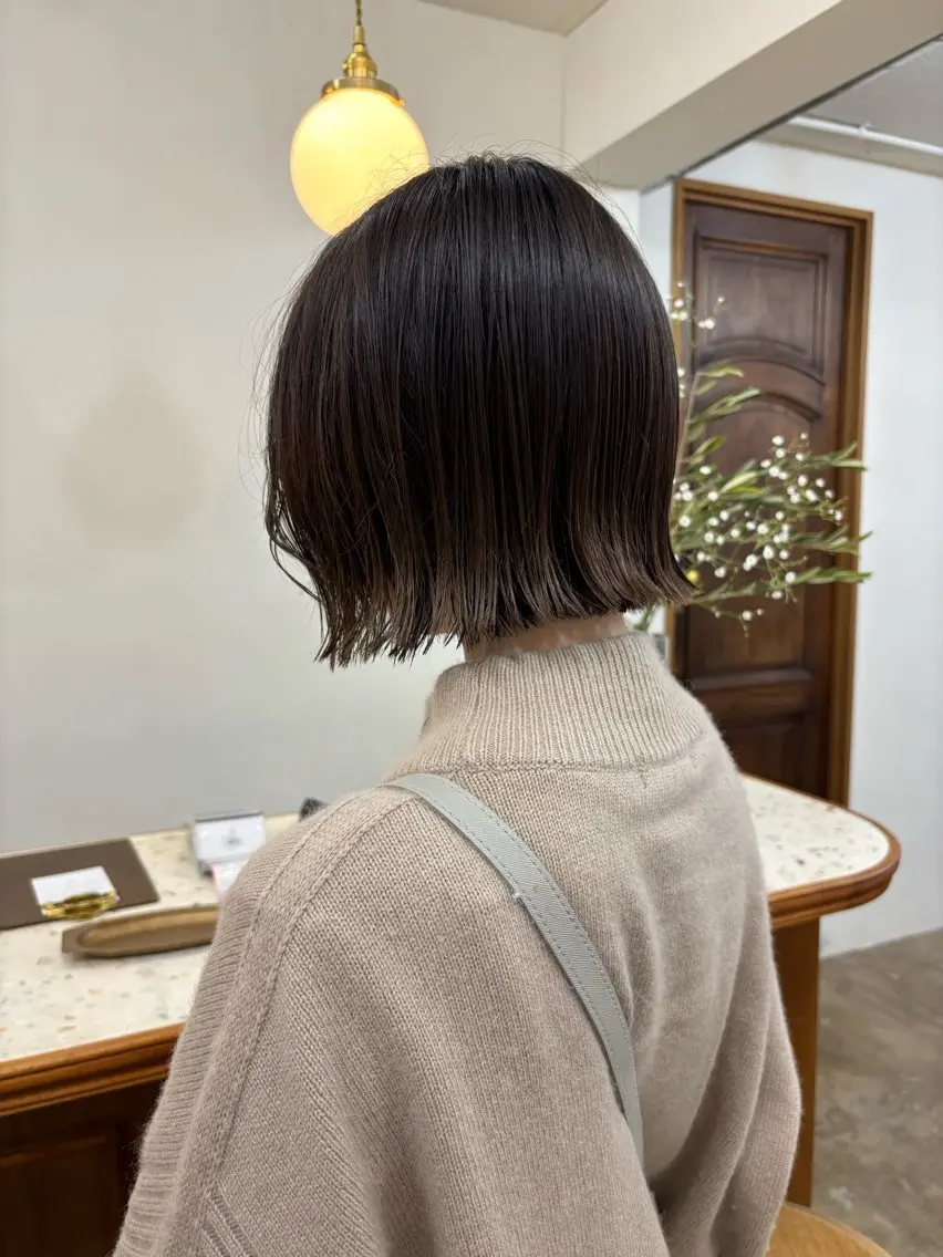 ショート カラー ボブ 外ハネヘア ayano🫧 《CIEN》のヘアスタイル