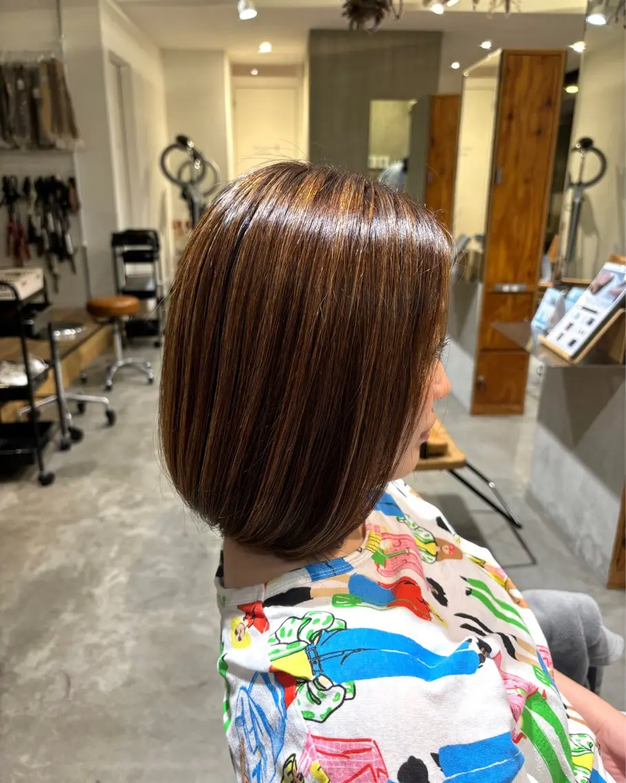 ショート カラー デザインカラー ハイライトカラー ハイライト 小木曽 里華のヘアスタイル