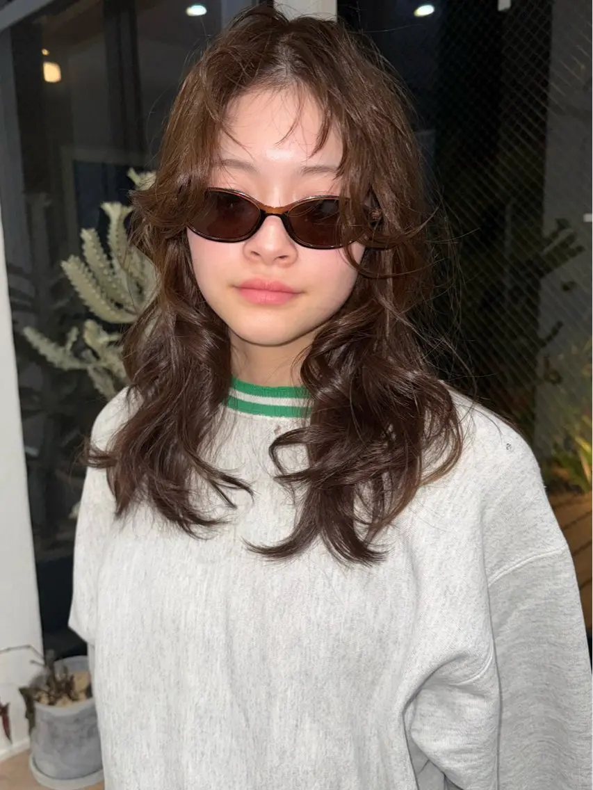 ミディアム ヘアカラー イシイ モエカのヘアスタイル