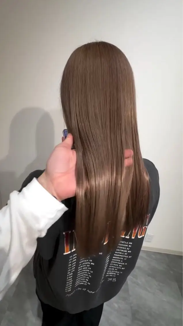 ロング 酸性ストレート 今村 美空のヘアスタイル