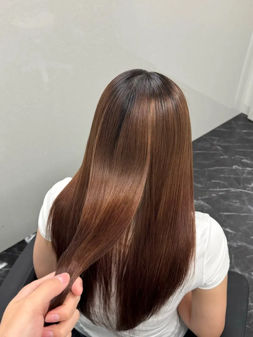 ロング カラー パーマ ヘアアレンジ メンズ キッズ メンズ韓国風 黒髪 ブルーカラー ブルーブラック ブラウンカラー 髪質改善Ⅰ透明感 艶カラーⅠたつやのヘアスタイル
