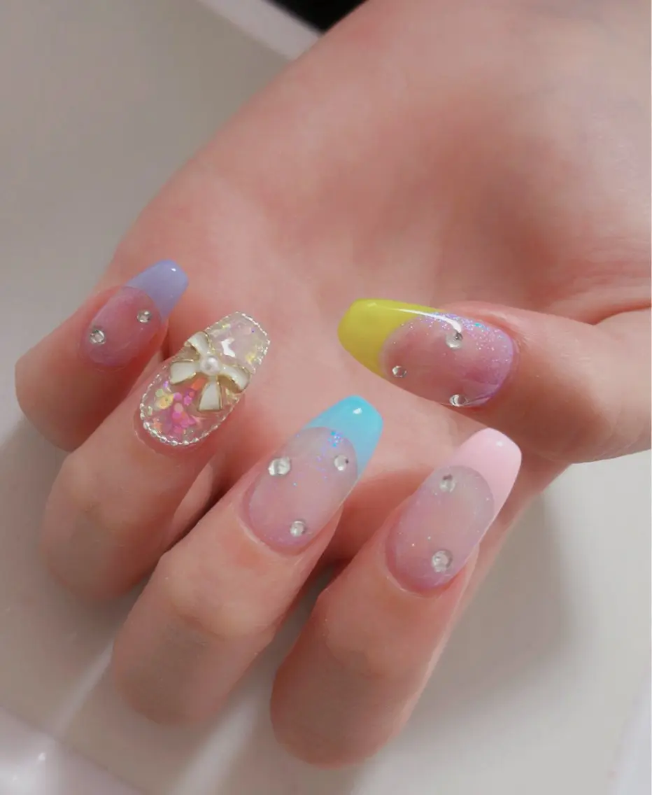 ネイル オーロラネイル 長さ出し フットネイル ラメ(グリッター) ラメグラデーション ハンドネイル 👍thumbs up nail👍のネイルデザイン