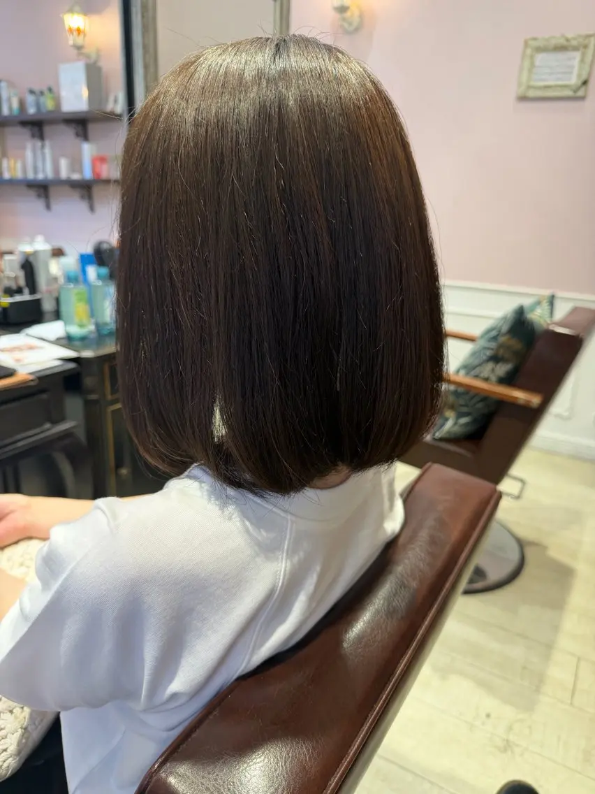 ミディアム ツヤ感カラーレイヤー カット川野莉空のヘアスタイル