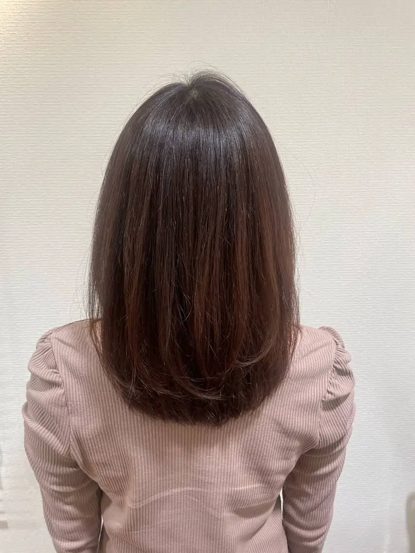 ミディアム レイヤーカット Uhair師勝. 伏江優海のヘアスタイル