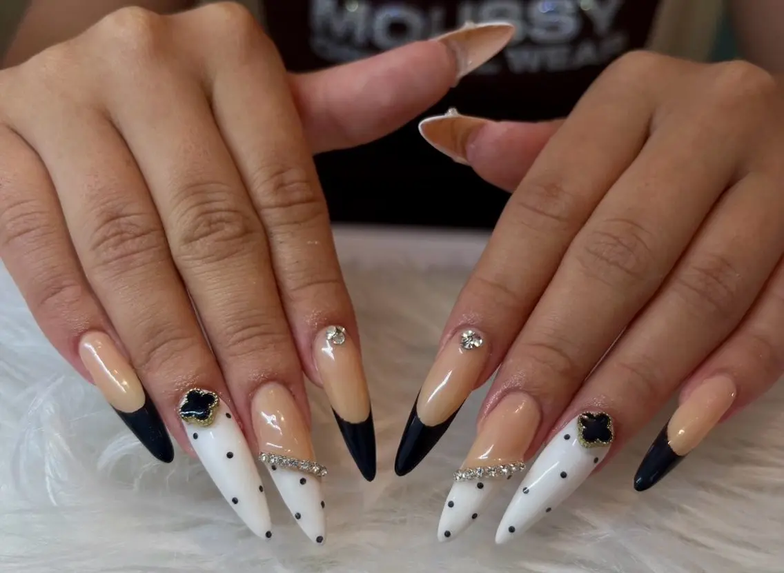 ネイル ハンドネイル nail salon oneness🎀のネイルデザイン