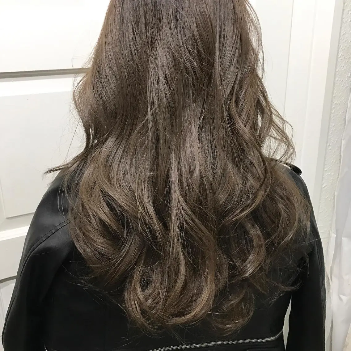 セミロング カラー ベージュカラー 若杉 諒のヘアスタイル
