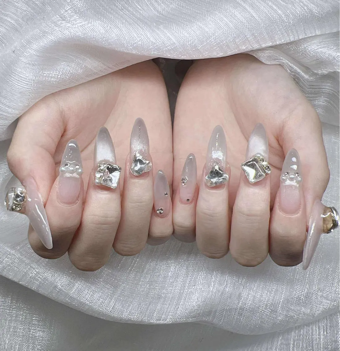 ネイル 長さ出し グラデーション 卒業式 キラキラネイル マグネットネイル ハンドネイル Lee Nailsのネイルデザイン