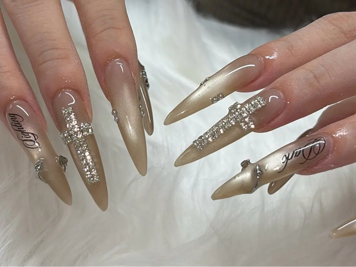 ネイル ロングネイル スーパーロングネイル ハンドネイル SHION  のネイルデザイン