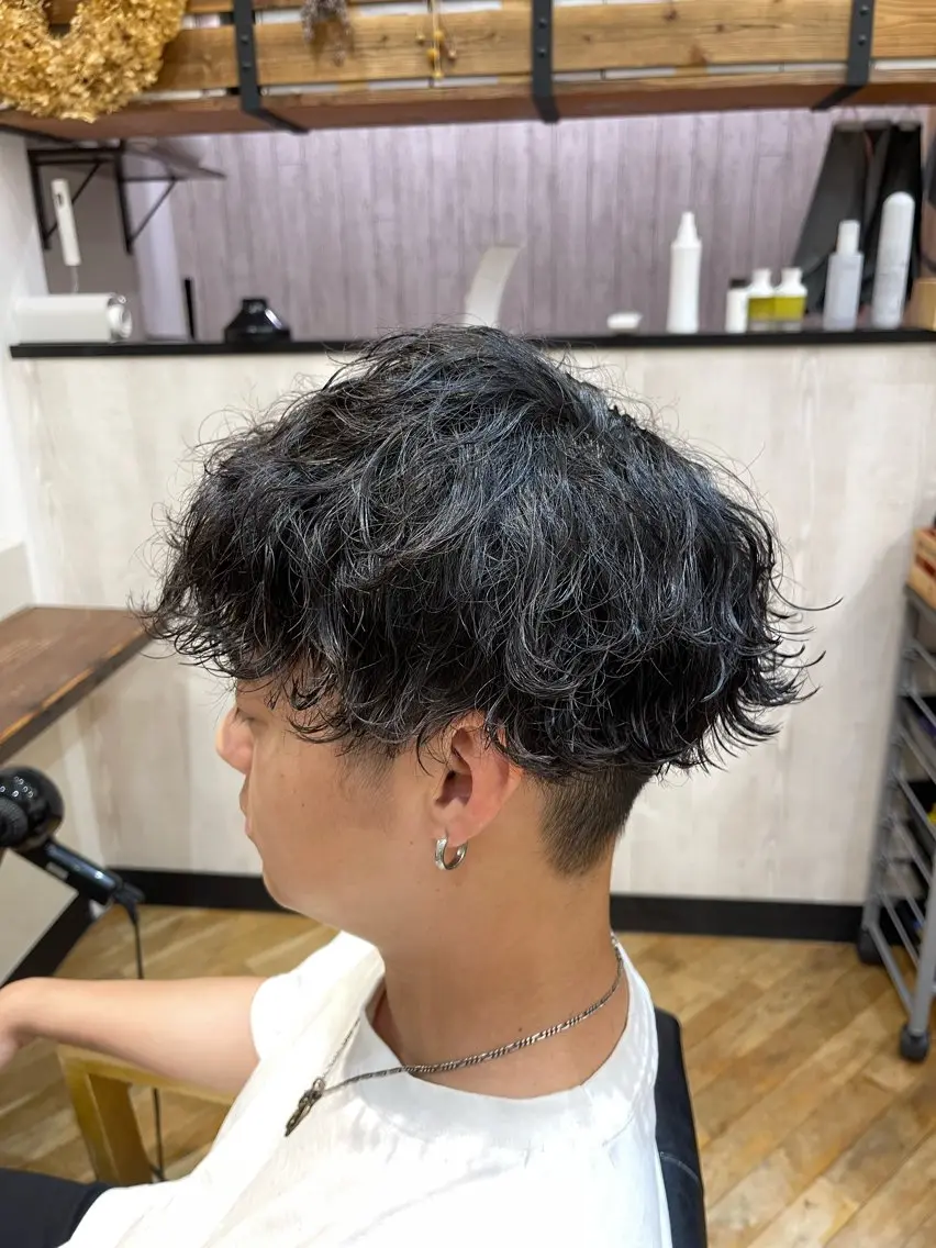 ショート パーマ メンズ 波巻きパーマ カット パーマ 佐藤 海璃のヘアスタイル