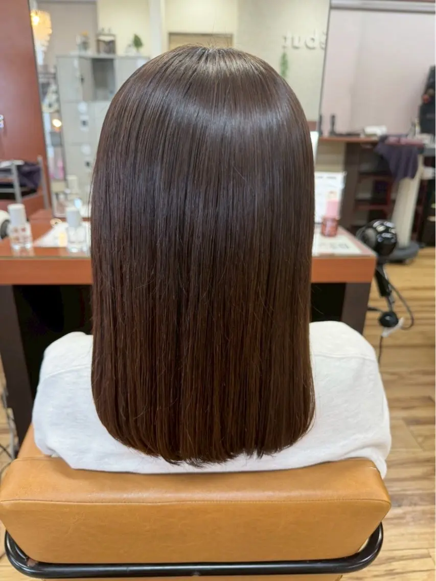 ミディアム トリートメント ヘアカラー トリートメント 赤嶺 雅姫のヘアスタイル