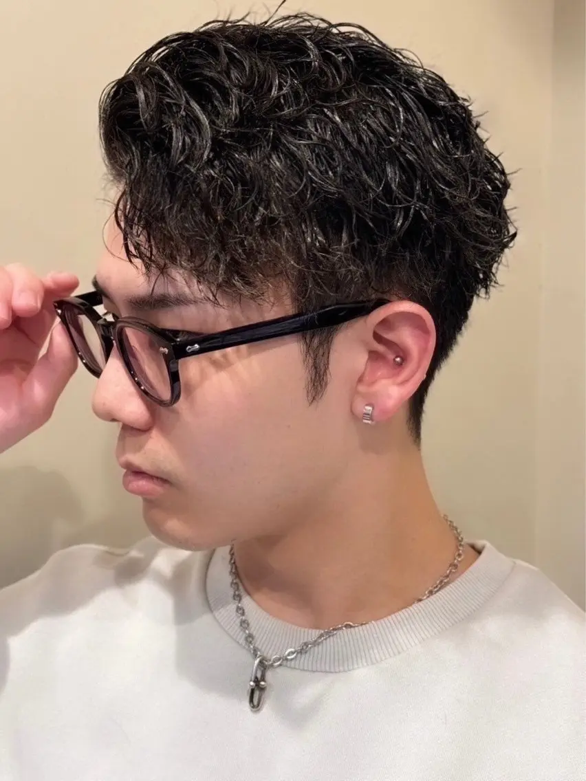 ショート カラー パーマ メンズ 武井 凌のヘアスタイル
