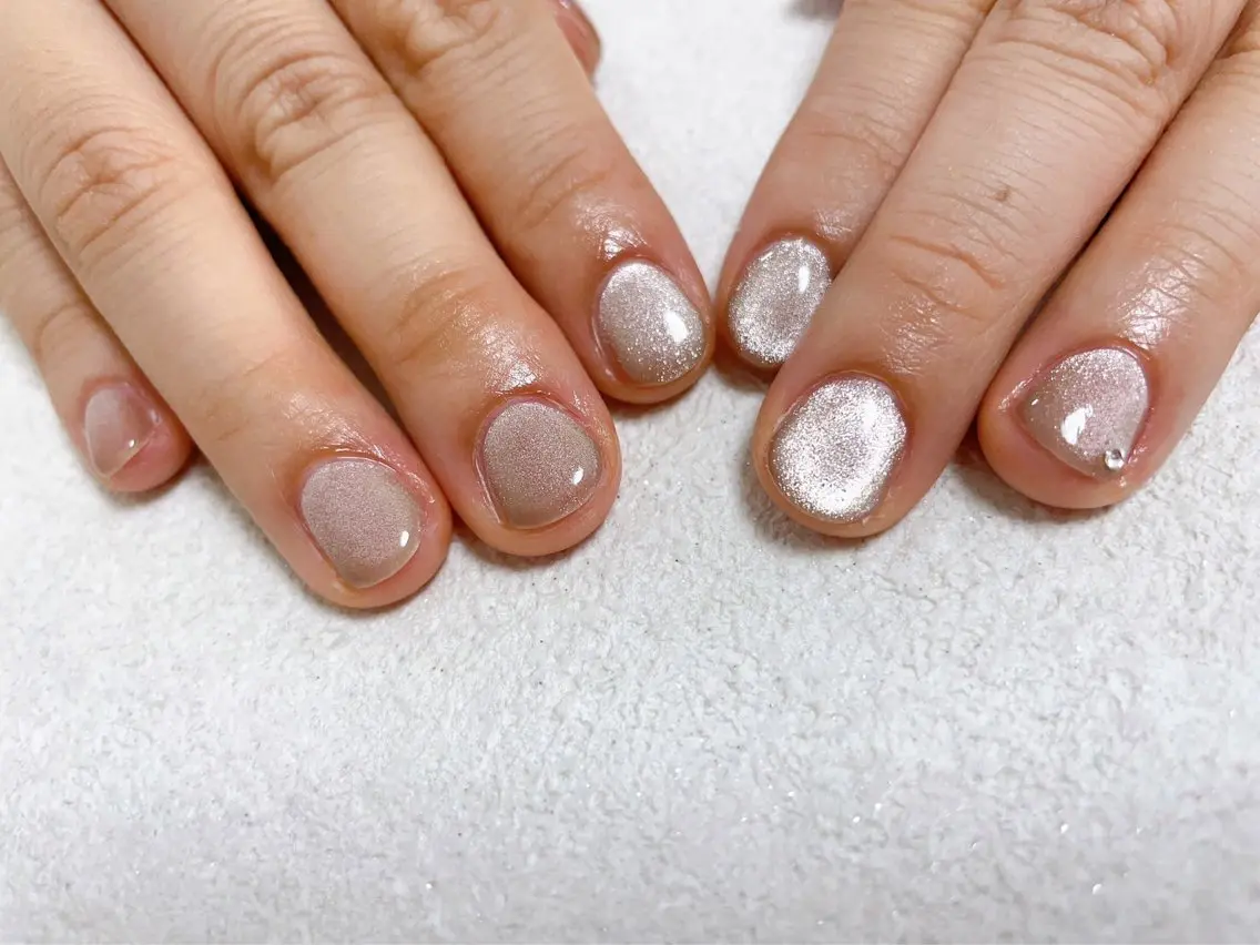 ネイル オーロラネイル フラワーネイル フットネイル フレンチネイル ジェルネイル ハンドネイル mogunail &blowのネイルデザイン