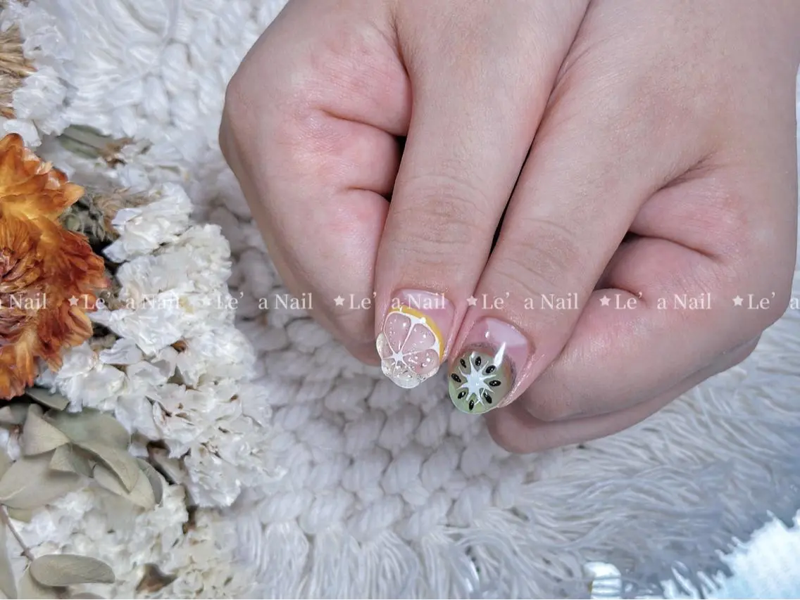 ショート カラー ネイル Le’a NailSalonのネイルデザイン