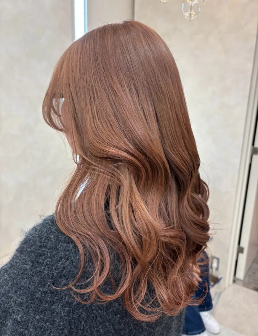 セミロング カラー ベージュカラー ブリーチ ブラウンカラー ブラウンベージュ 本厚木ブリーチカラー /ワンカラー/眉毛のヘアスタイル