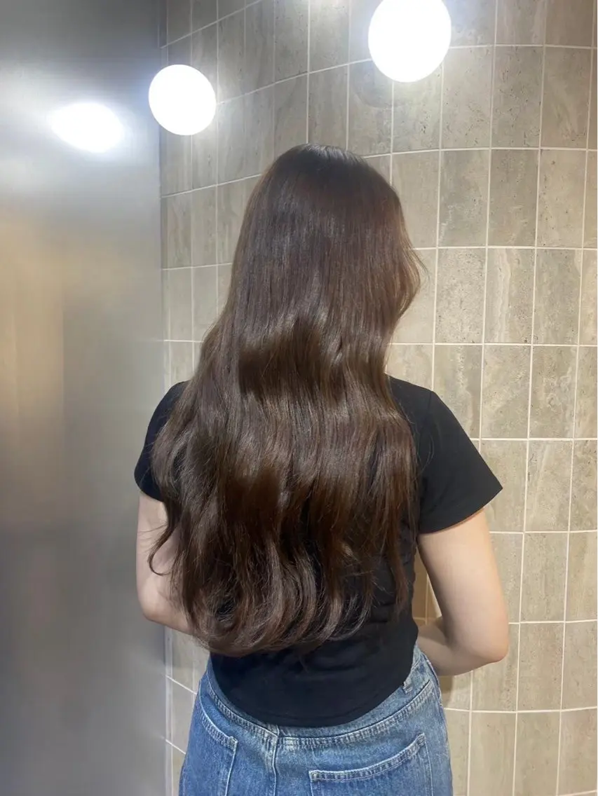 ロング ヘアカラー 吉田 勇大のヘアスタイル