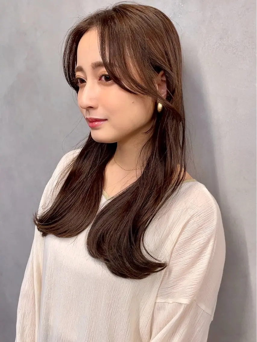 セミロング くびれヘア くびれレイヤー レイヤーカット カット ヘアカラー トリートメント 岡田 大樹のヘアスタイル