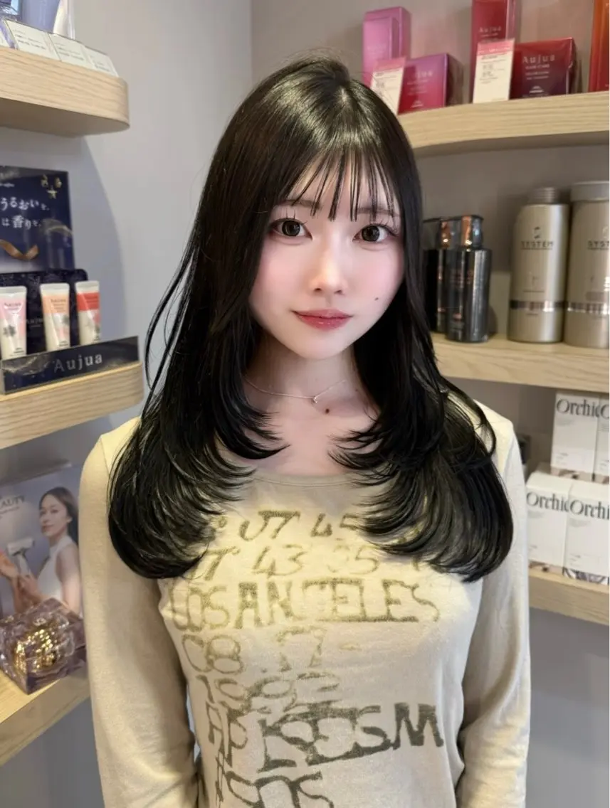 ロング 韓国風ヘア レイヤーカット 小顔カット 上之浦 咲那のヘアスタイル