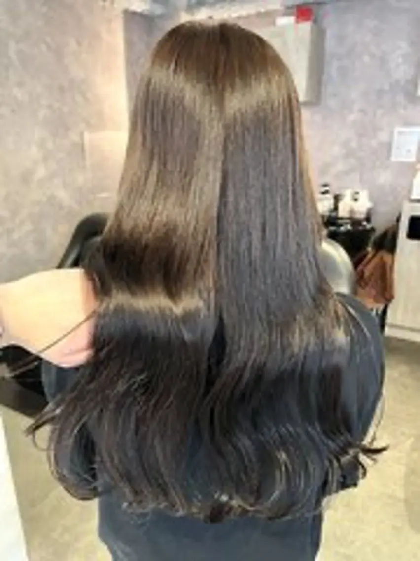 ロング カラー elu あやね💜 🫧カラー・縮毛矯正のヘアスタイル