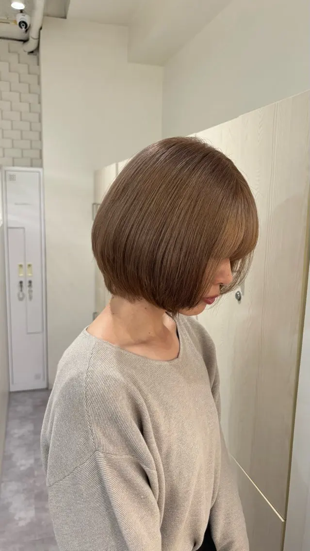 ショート カラー ベージュカラー ブリーチ オレンジ ヘアカラー トリートメント 家村 瑠依のヘアスタイル