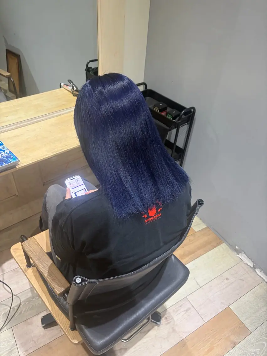 ロング ヘアカラー 💜🦋 COCONA🦋💜のヘアスタイル