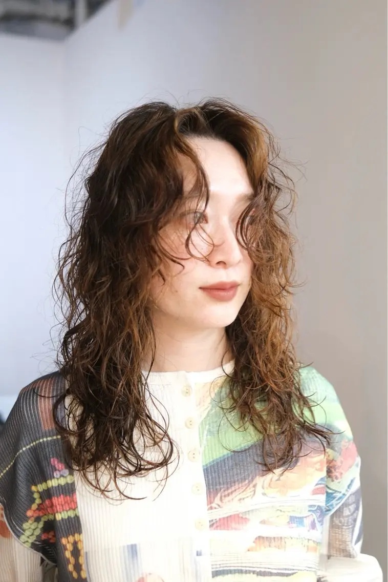 セミロング カット パーマ BELO OSAKA カエデのヘアスタイル