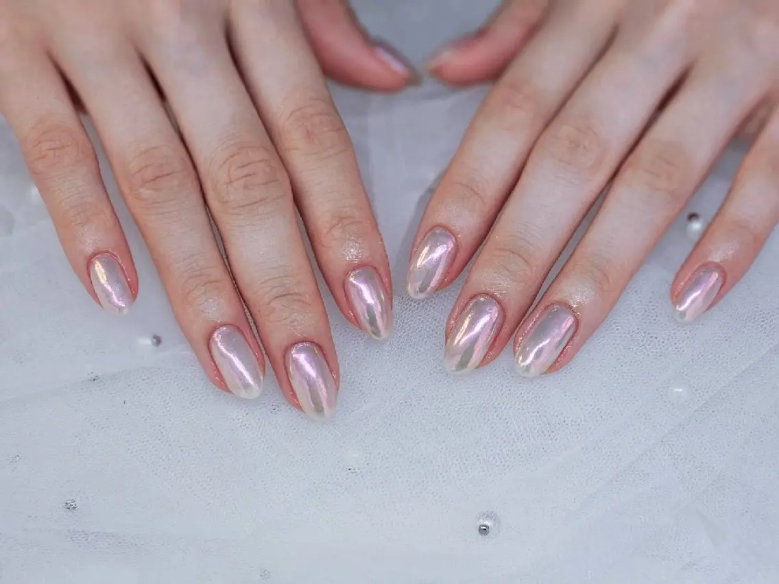 ネイル オーロラネイル ミラーネイル ハンドネイル ハンドケア 心斎橋Salon Epokkuのネイルデザイン