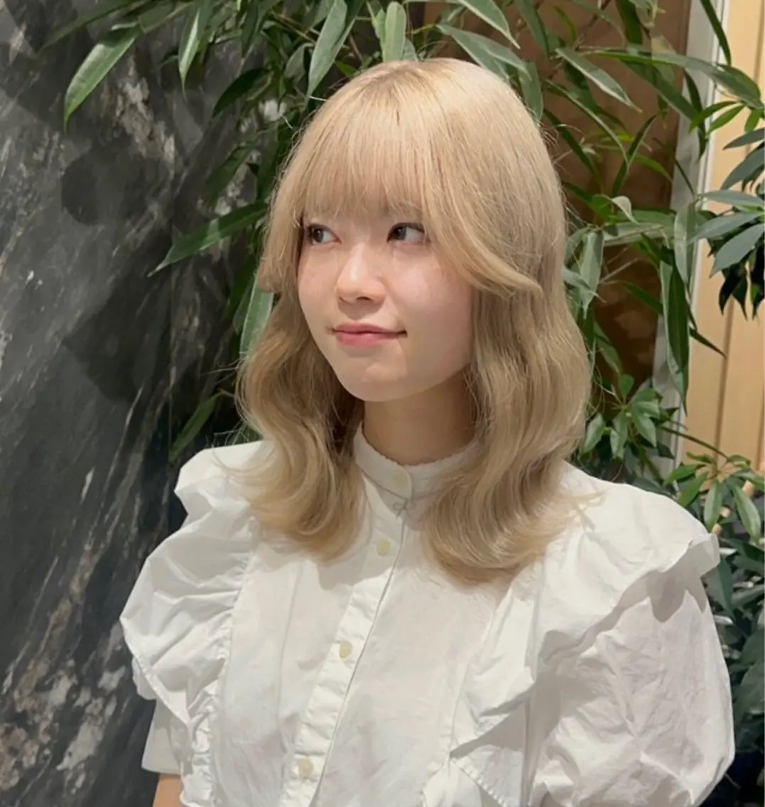 ミディアム カラー ベージュカラー ブリーチ ブロンド ブロンドベージュ ケアブリーチ ヘアカラー トリートメント 💋ハイトーンデザイ ンヘア💋A'nyuのヘアスタイル