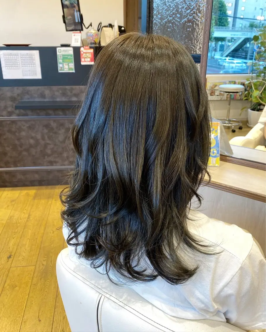 ロング カット ヘアカラー トリートメント 艶感🫧透明感カラー YUKARIのヘアスタイル