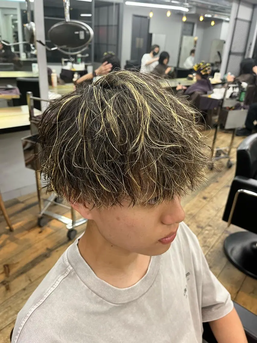 【メンズ限定】カット+ハイライト+カラーの写真