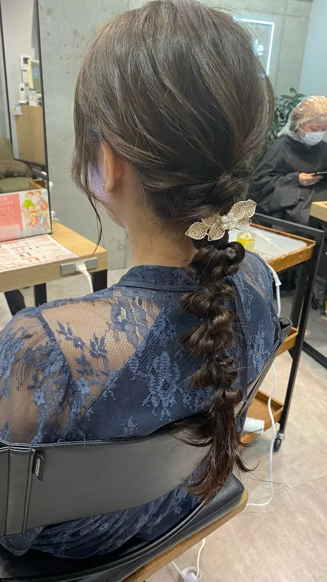 ヘアアレンジ ヘアセット 艶暖色カラー🍒 縮毛矯正ほののヘアスタイル