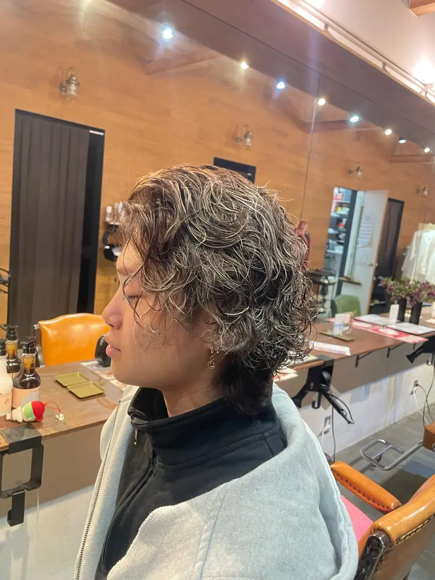 カラー パーマ メンズ メンズハイライト メンズパーマ ハイライトカラー ヘアカラー 渡辺 優のヘアスタイル