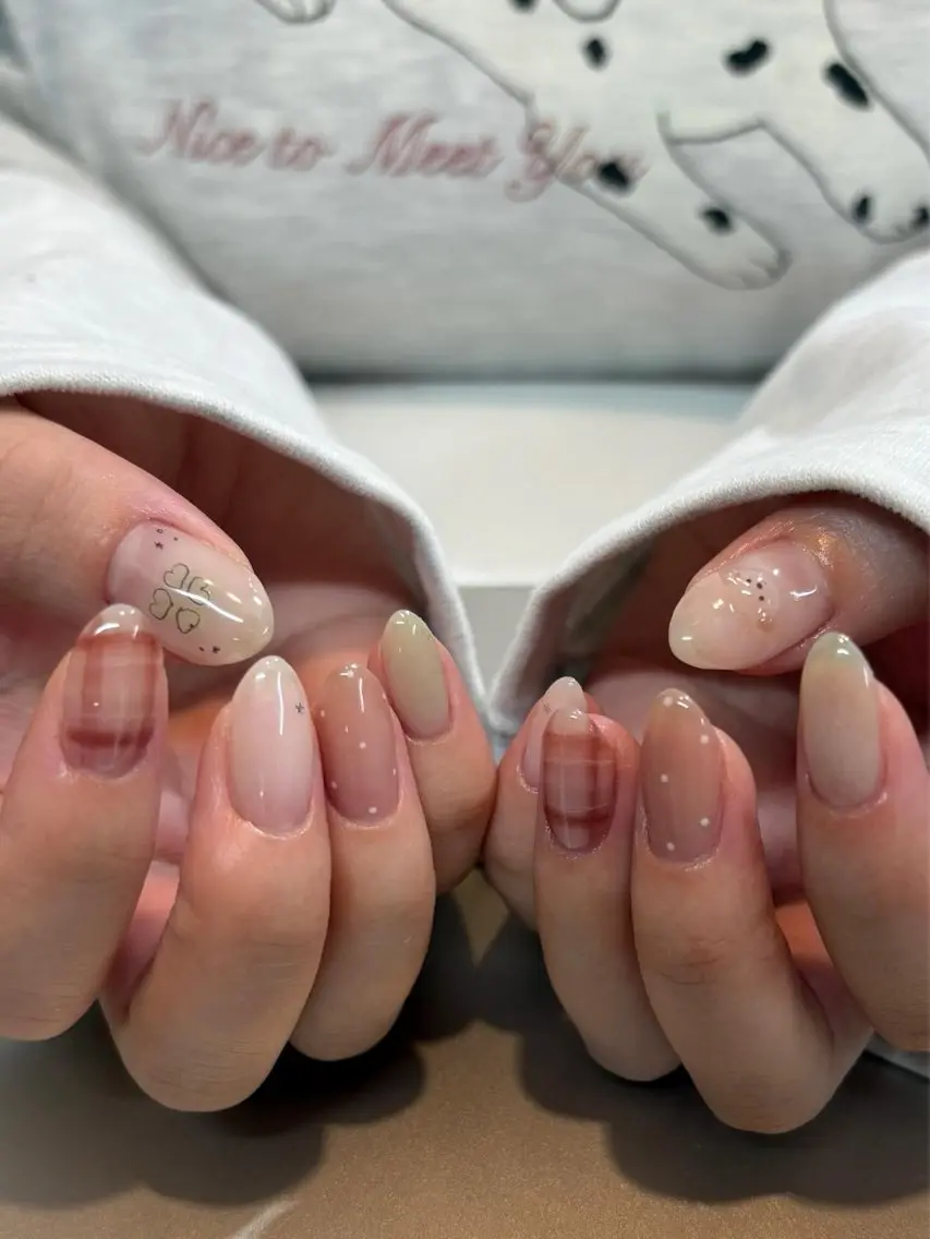 ネイル 韓国ネイル emi 🧸のネイルデザイン