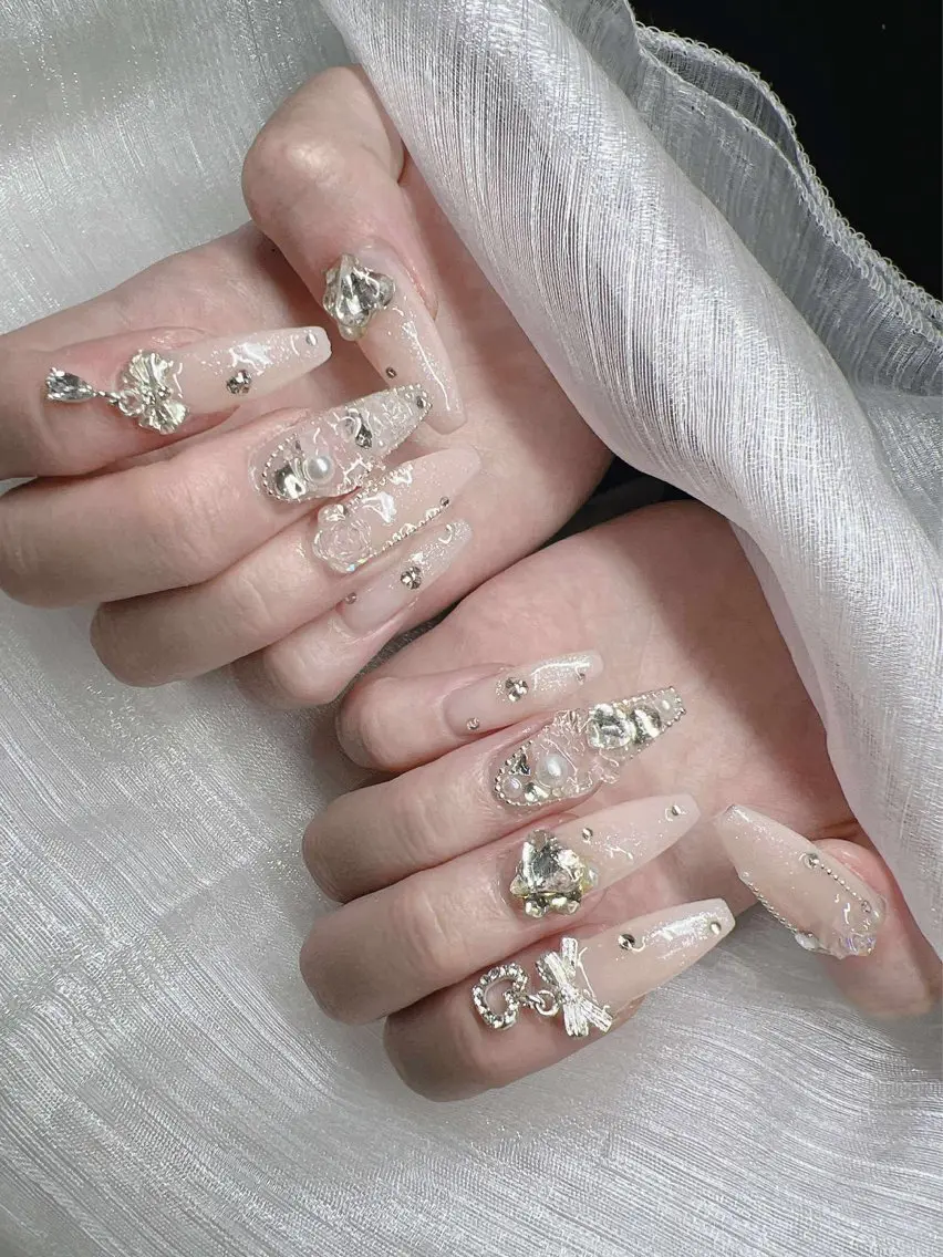 ネイル ハンドネイル Lee Nailsのネイルデザイン