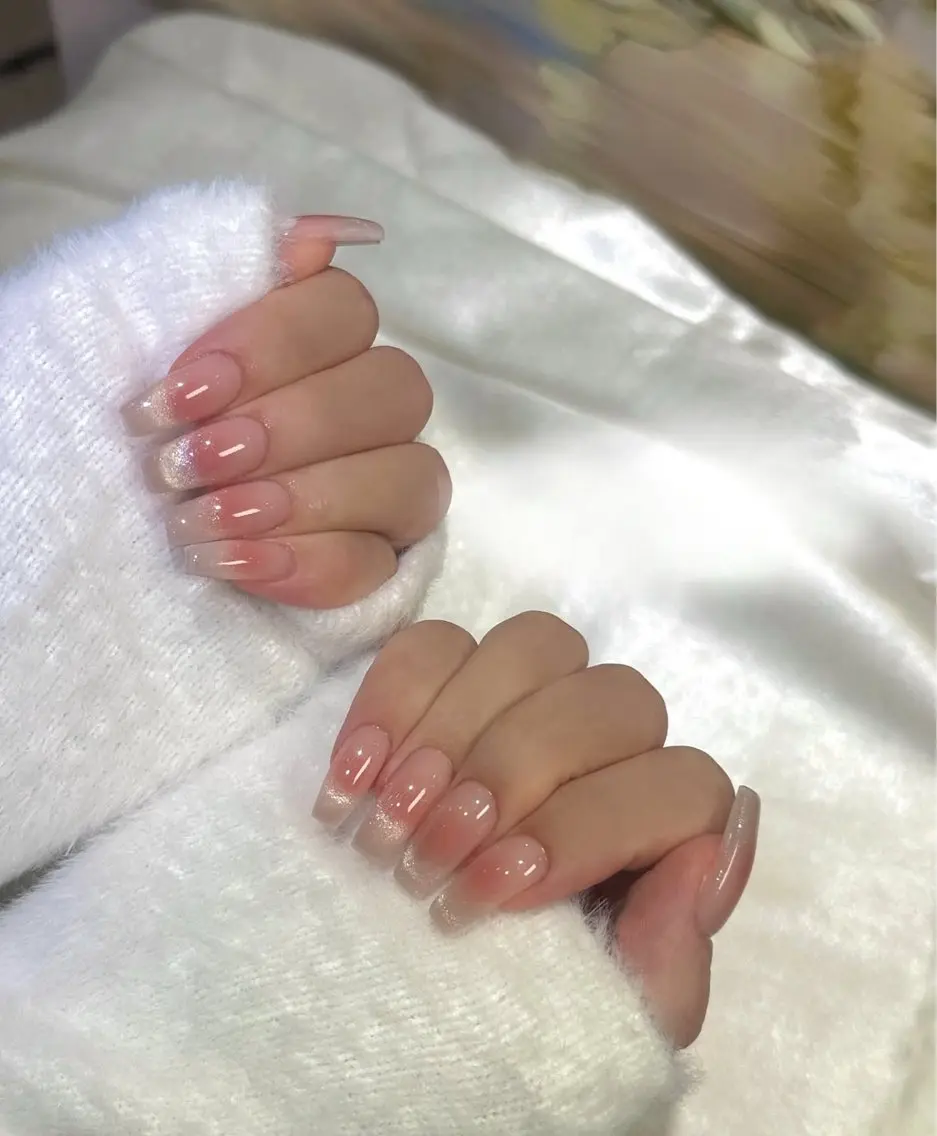 ネイル キラキラネイル マグネットネイル ミラーネイル ニュアンスネイル 春ネイル ハンドネイル Lyna 池袋のネイルデザイン