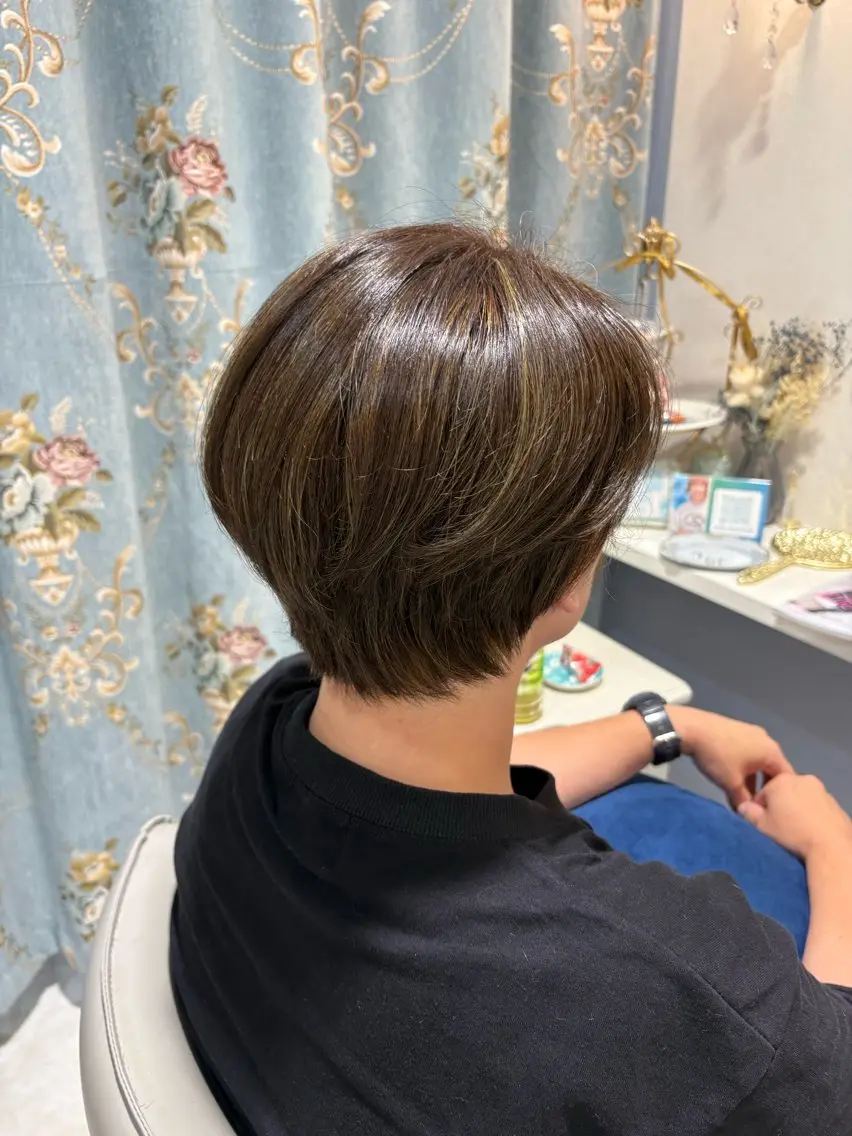 ショート カラー グレージュ ハイライトカラー ハイライト カット ヘアカラー トリートメント MASUMI／ 川西能勢口LUMIAのヘアスタイル