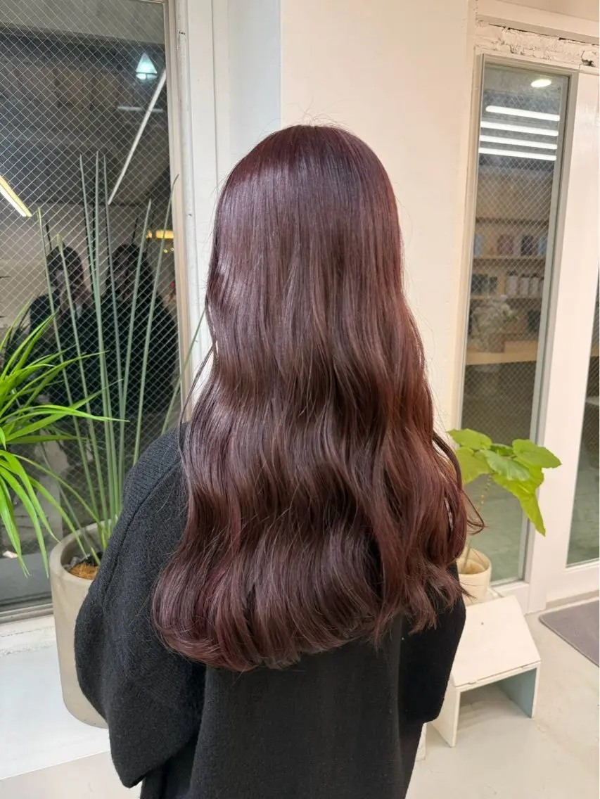 ロング ヘアカラー トリートメント 湯浅 葵のヘアスタイル