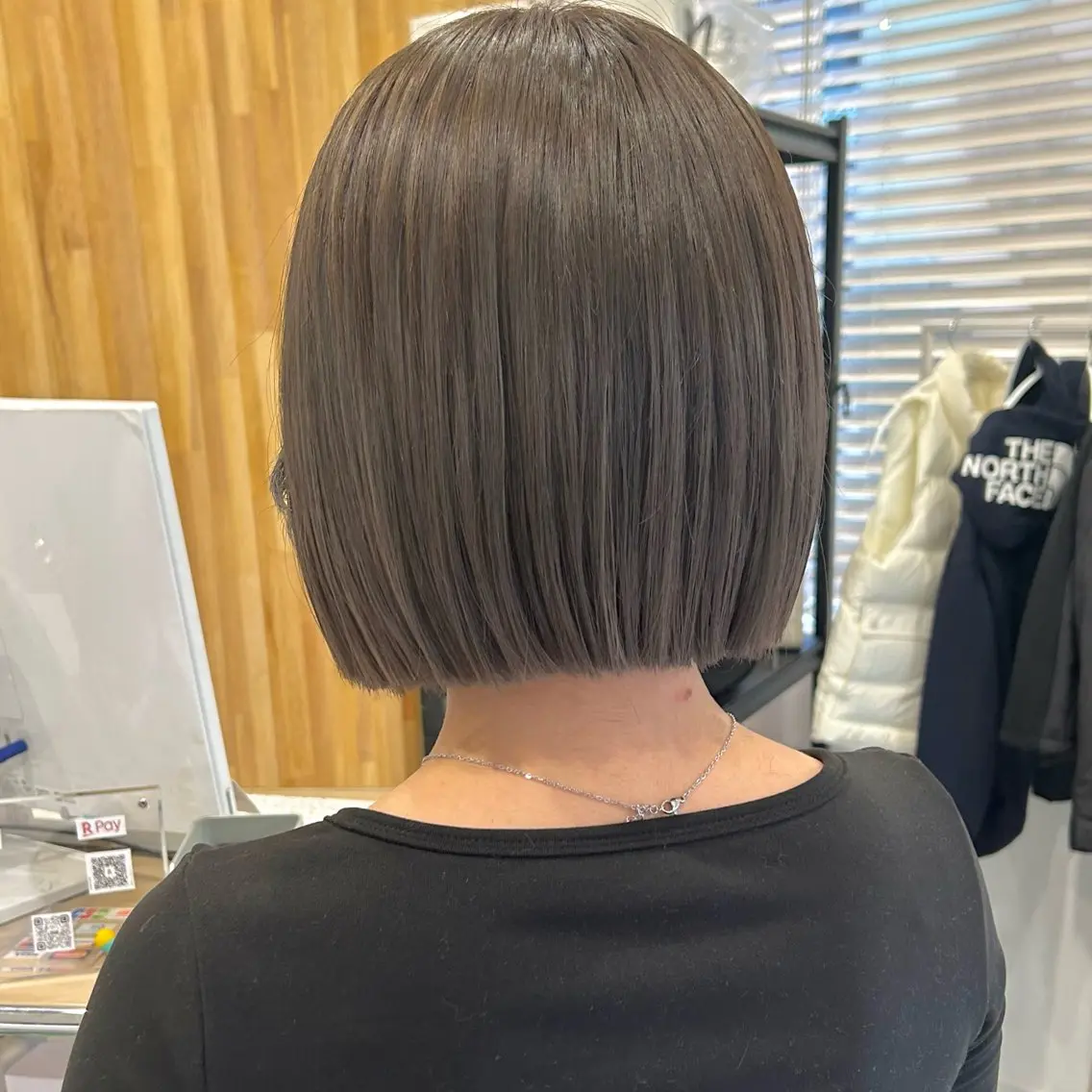 ショート カラー カット ヘアカラー トリートメント ぱつっとボブ/ 小野あかねのヘアスタイル