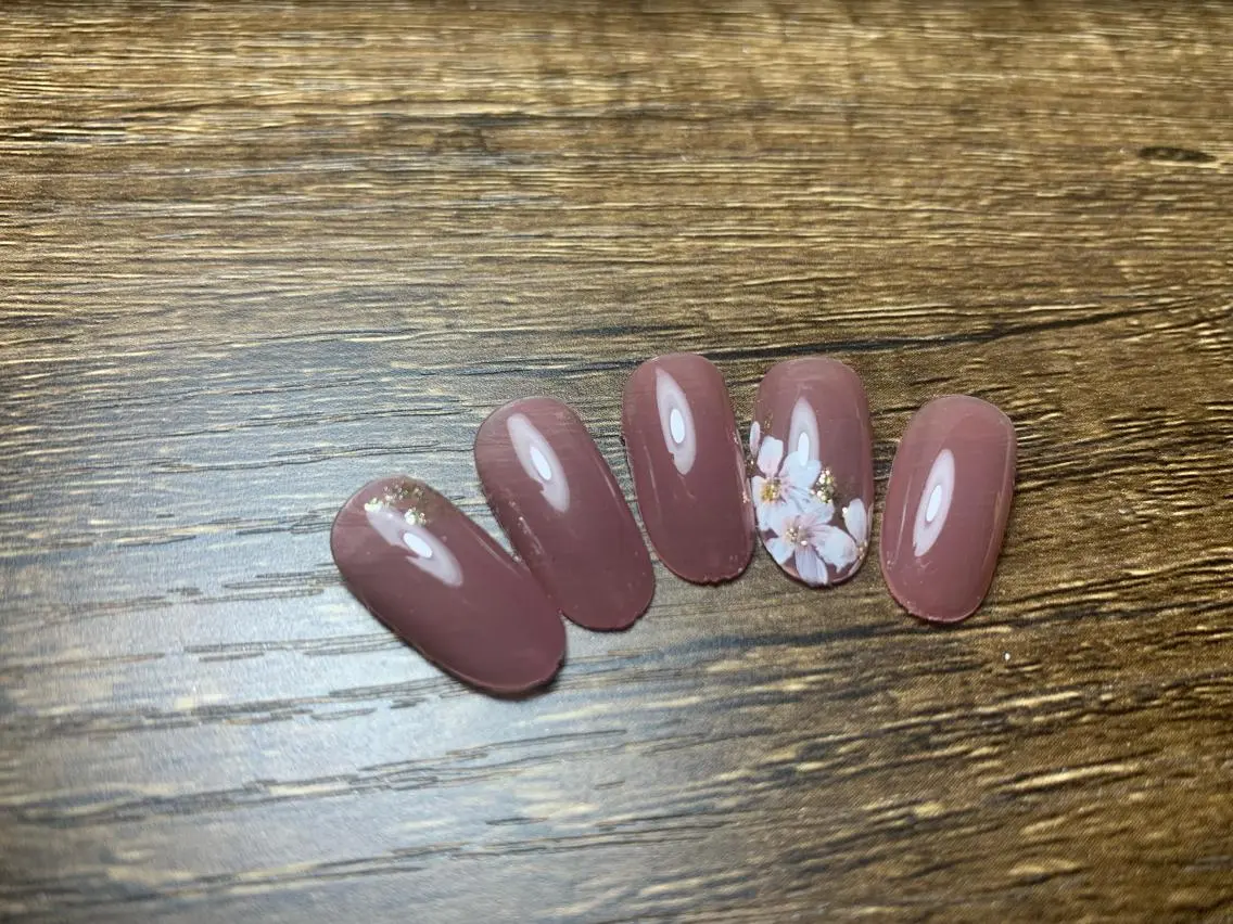 ネイル 桜ネイル 美容と癒しのサロン Rirashia姪浜のネイルデザイン