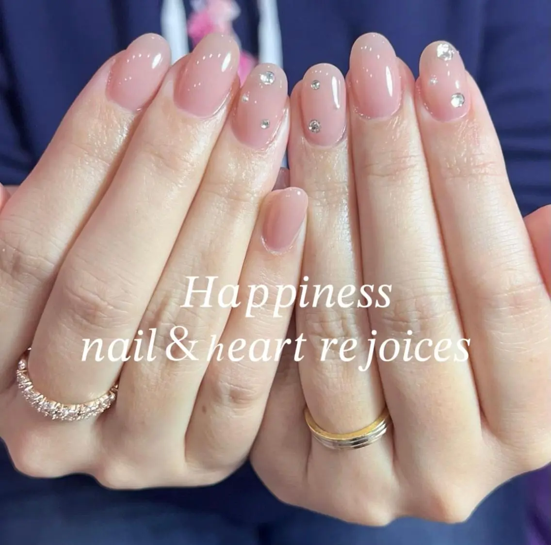 ネイル ストーンネイル Ella salonのネイルデザイン