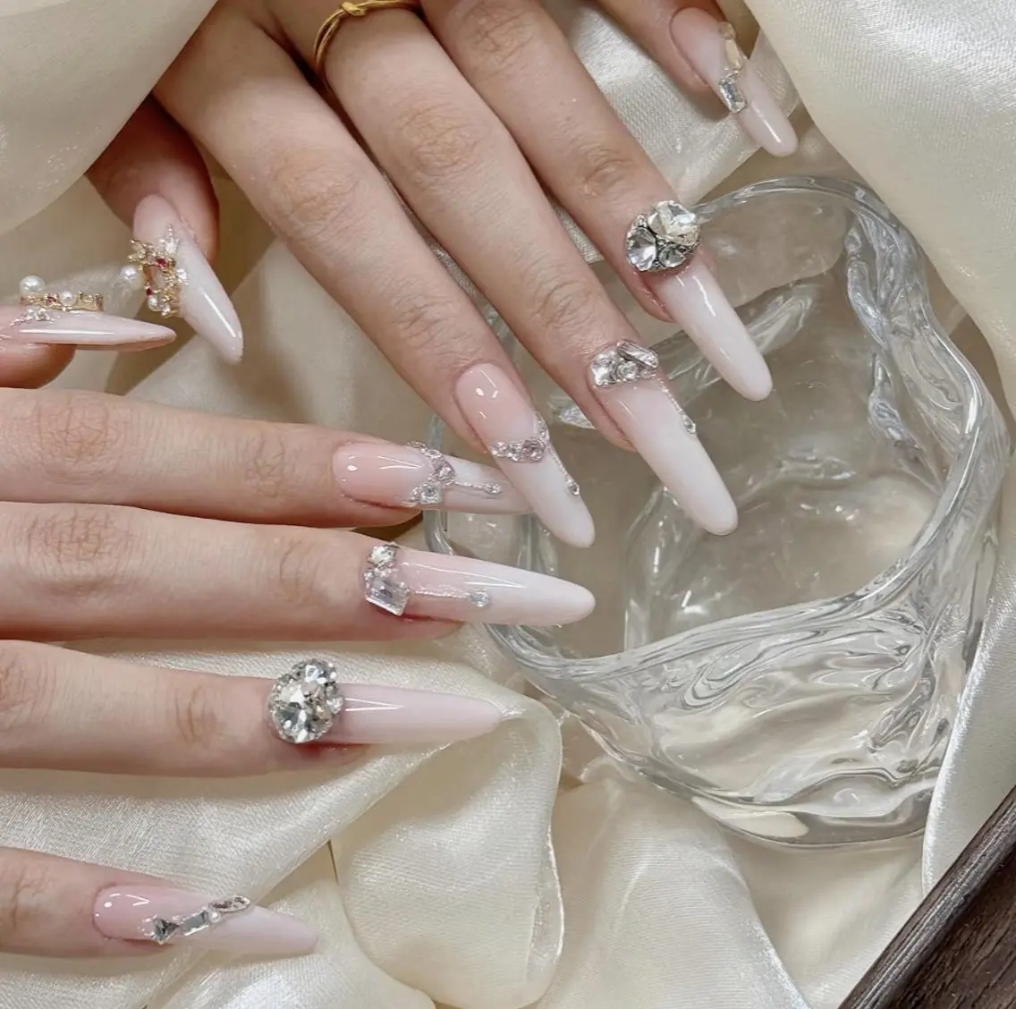 ネイル ハンドネイル 🎀 Ayaka_nailのネイルデザイン