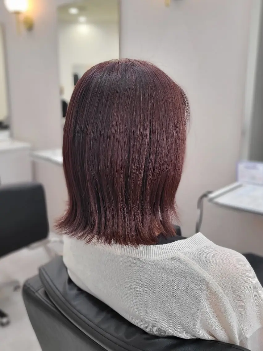 ミディアム ボブ 外ハネヘア カット 桐島 令奈のヘアスタイル