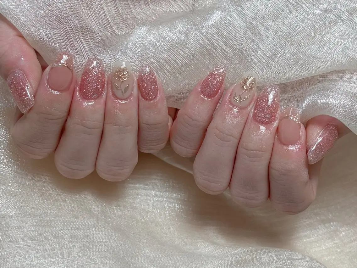 ネイル オーロラネイル チークネイル フレンチネイル ジェルネイル ガラスフレンチ ハンドネイル ハンドケア Nail Jolieのネイルデザイン