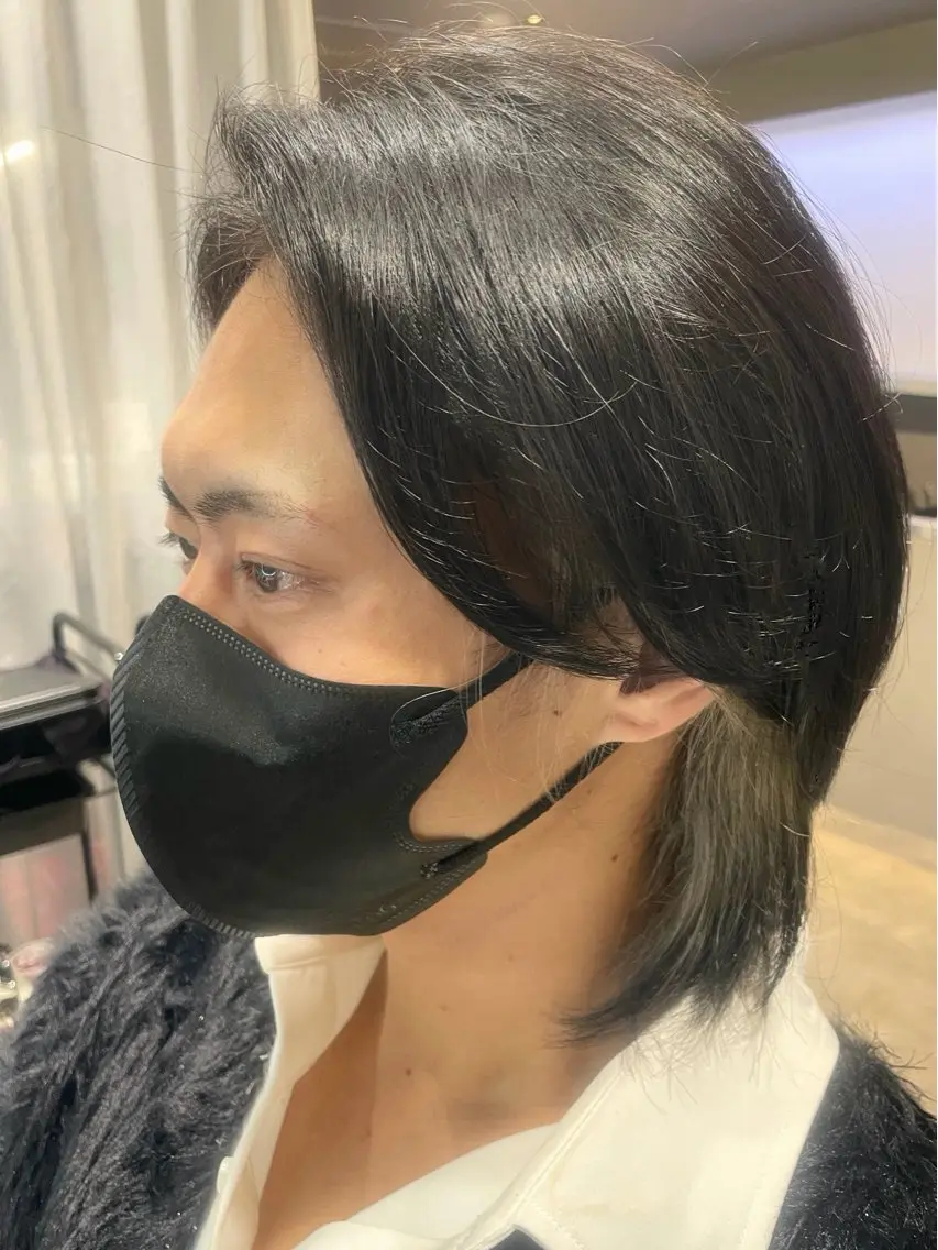 カラー メンズ センターパート メンズインナーカラー 刈り上げ メンズウルフカット デザインカラー Li'a【リア】 ANNAのヘアスタイル