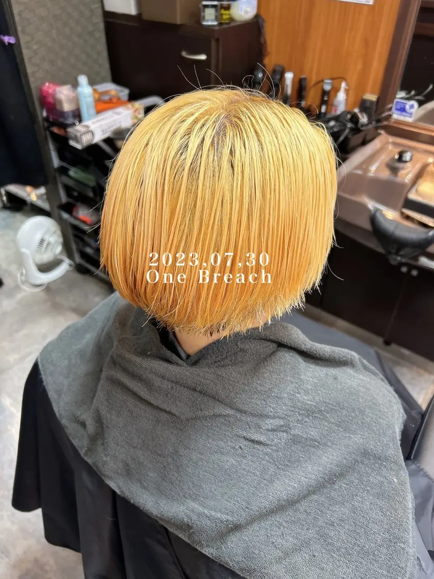 カラー ブリーチ 深野 茜のヘアスタイル