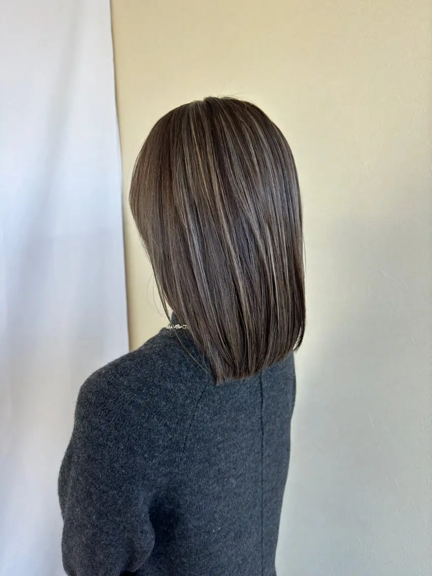 ミディアム カラー ベージュカラー ハイライトカラー ハイライト カット ヘアカラー トリートメント ハイライトカラー✨ グレージュ✨鎌倉光洋のヘアスタイル