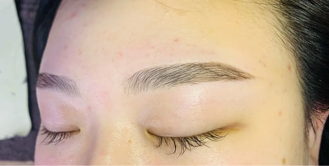 美眉スタイリング（眉Wax➕メイク）の写真