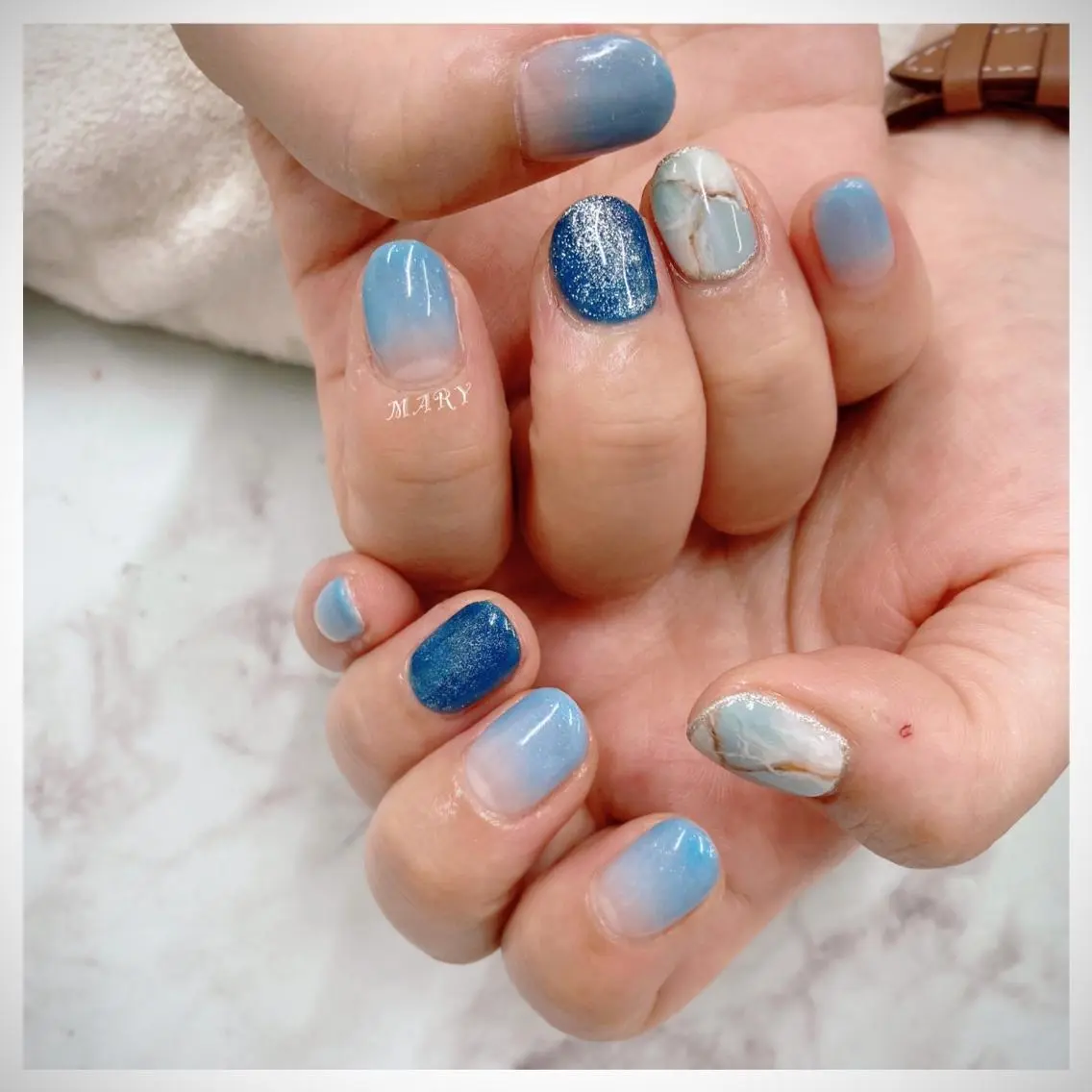 ネイル グラデーション 水色 マグネットネイル 夏ネイル ハンドネイル Mary nail .narumiのネイルデザイン