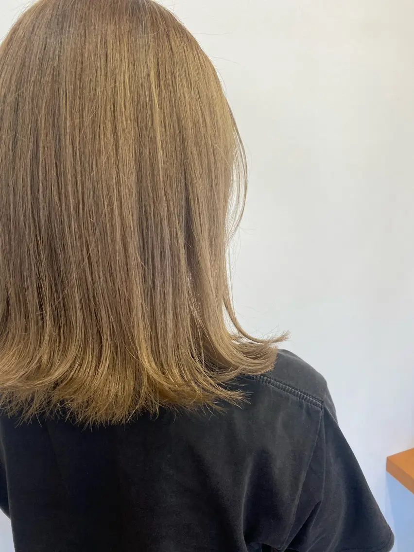 ミディアム カラー ブリーチ ヘアカラー 田崎 暁大のヘアスタイル