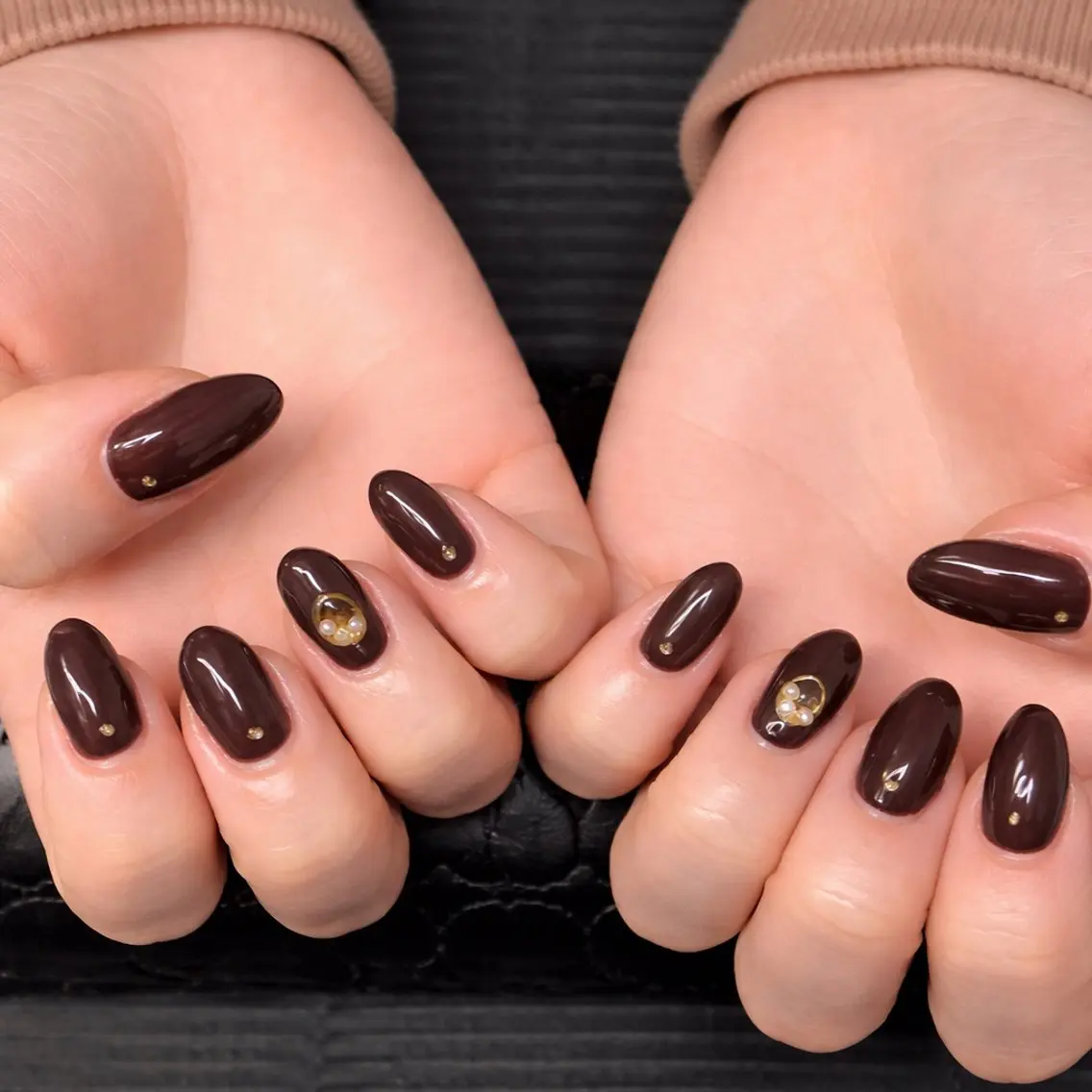 ネイル ブラウン ゴールド オフィスネイル シンプルネイル ハンドネイル Kii nailのネイルデザイン